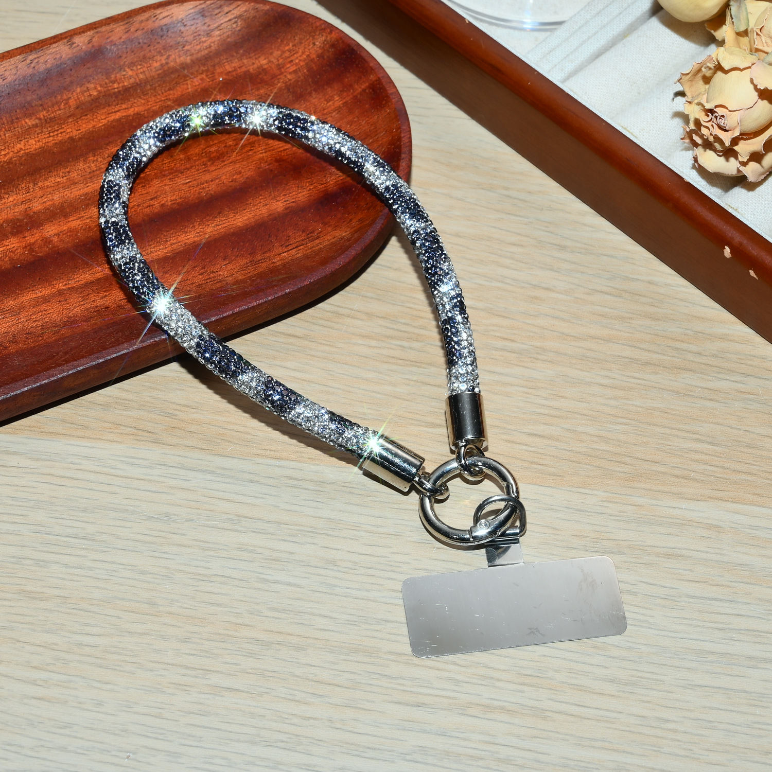 Mobile phone lanyard rhinestone short hanging chain hand wrist phone hanging ornament phone chain