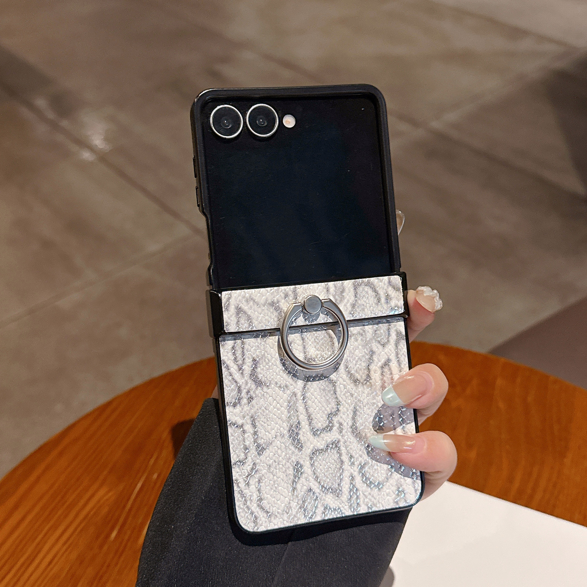 Leather snake print finger ring holder for Galaxy Z Flip8/7/6 phone case Samsung 5th generation folding protective case