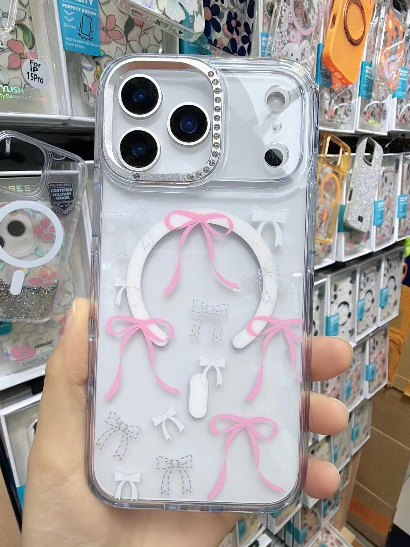 Suitable for Apple 17promax gold line flower phone case Apple 16 rhinestone sea transparent magnetic hard case
