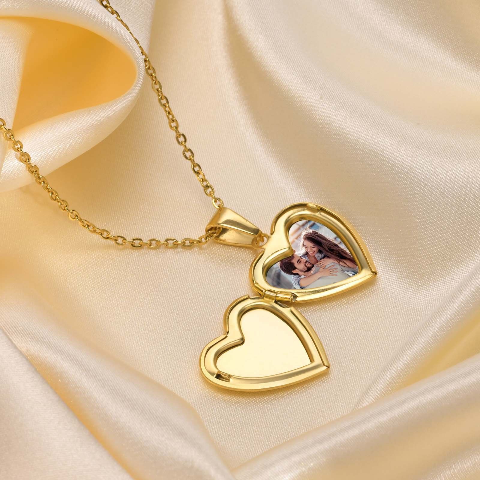 Stainless Steel Women's Gold Heart Pendant White Shell Abalone Pattern Necklace Openable Photo Locket Necklace