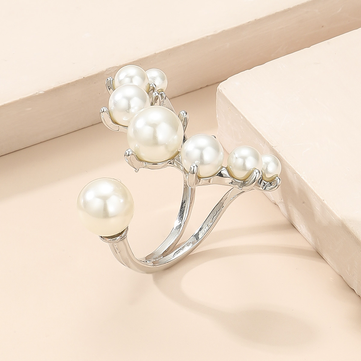 Carefully selected niche design joint ring simple pearl open