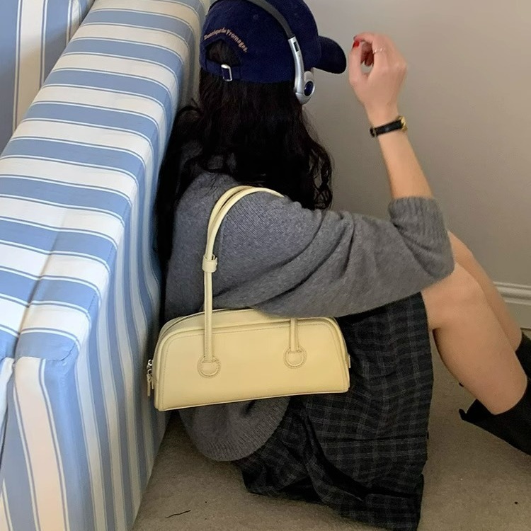 2025 Textured Large Capacity Single Shoulder Underarm Bag Baguette Small Square Bag
