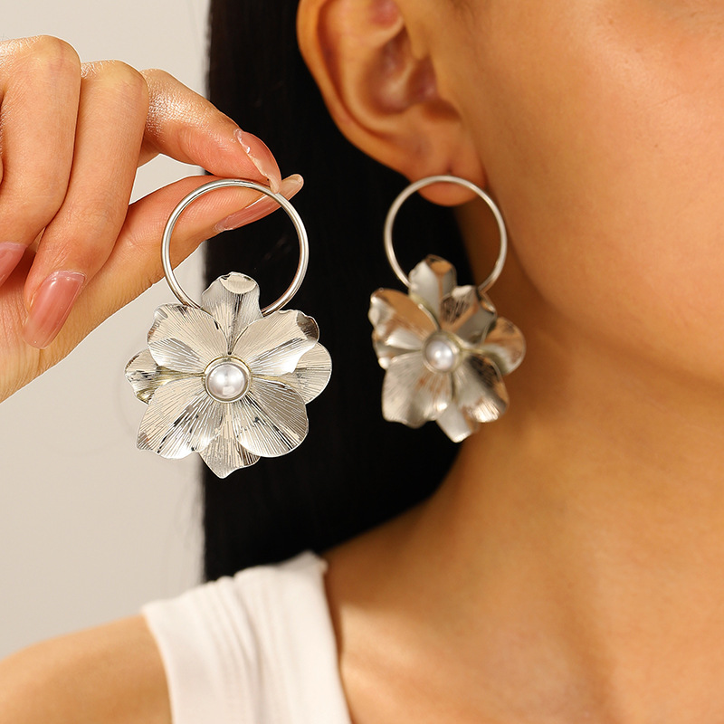 Pleated Geometric Shiny Earrings Women Ear Ornaments Exaggerated Accessories