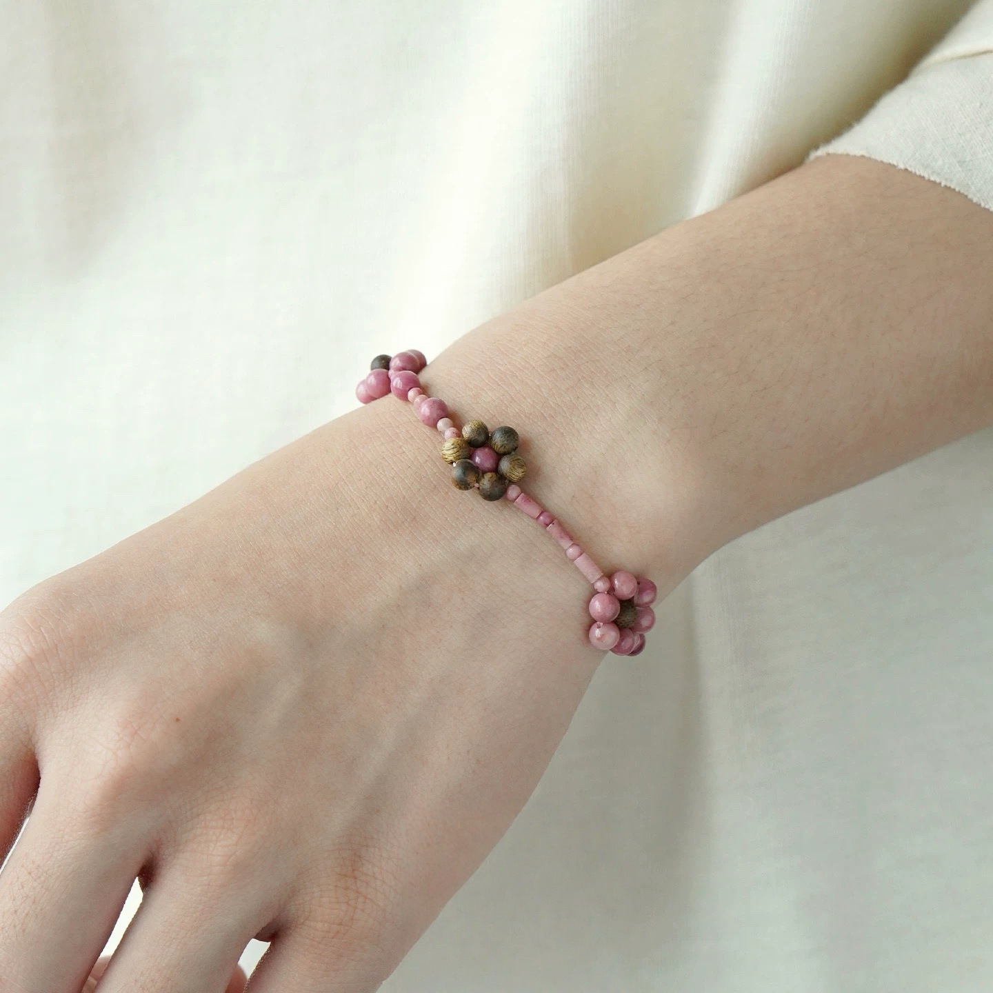 Spring Summer New Natural Agarwood Rhodochrosite Cherry Blossom Small Flower Pendant Choker Chain Sweater Chain