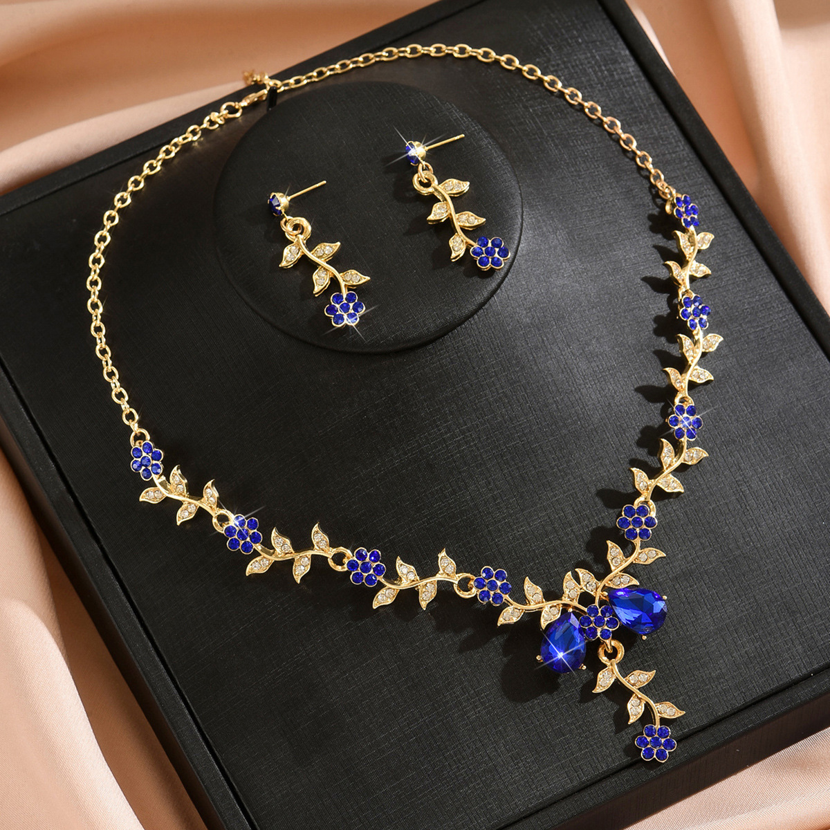 Bride Accessories Necklace Earrings Two-Piece Jewelry Set