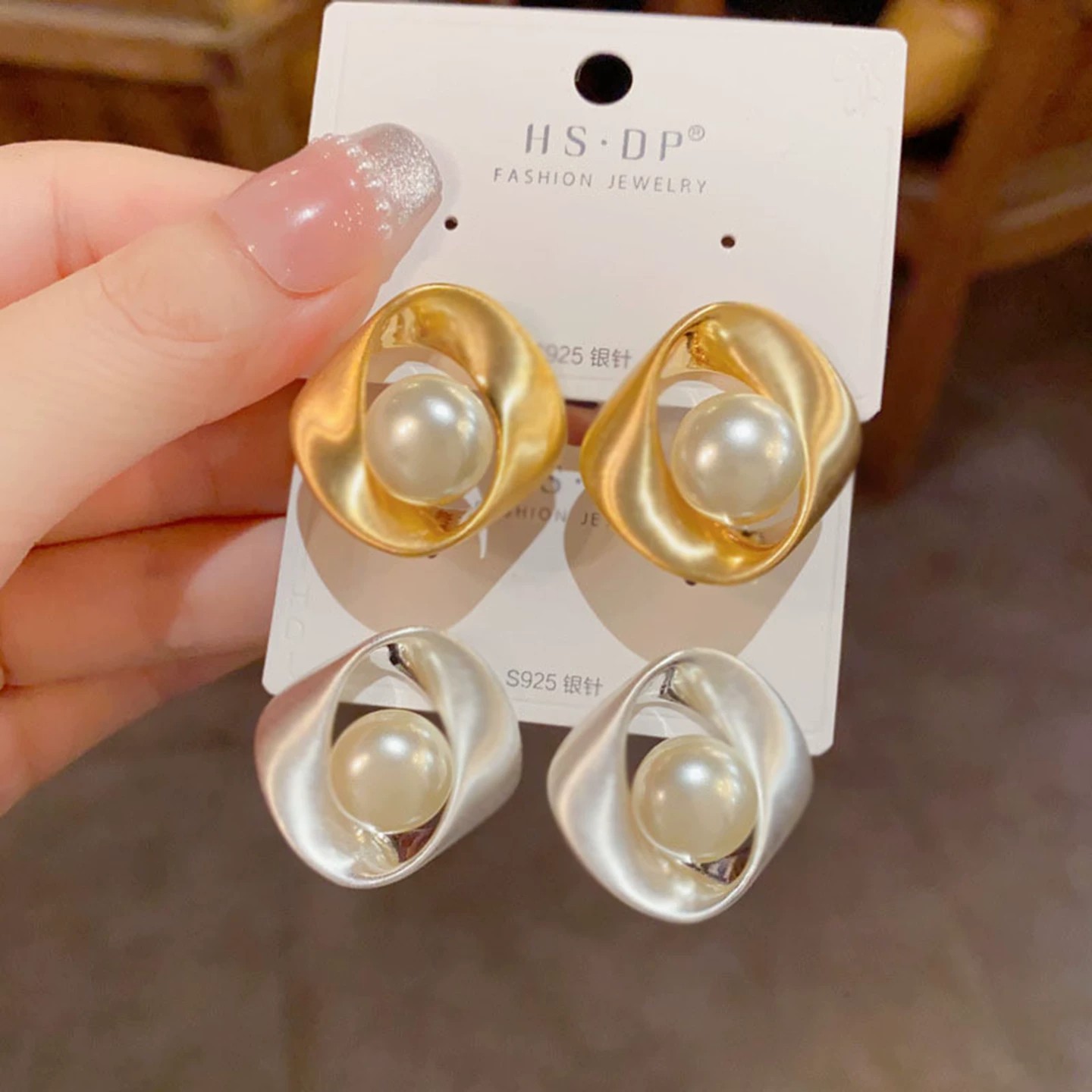 Exaggerated Metal Brushed Geometric Pearl Earrings Women Simple Ear Accessories