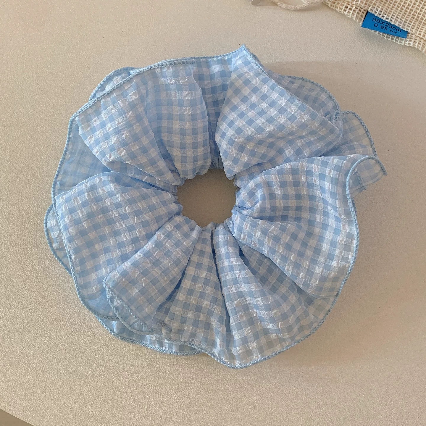 78#浅蓝白格纹泡泡纱褶皱发圈约16cm