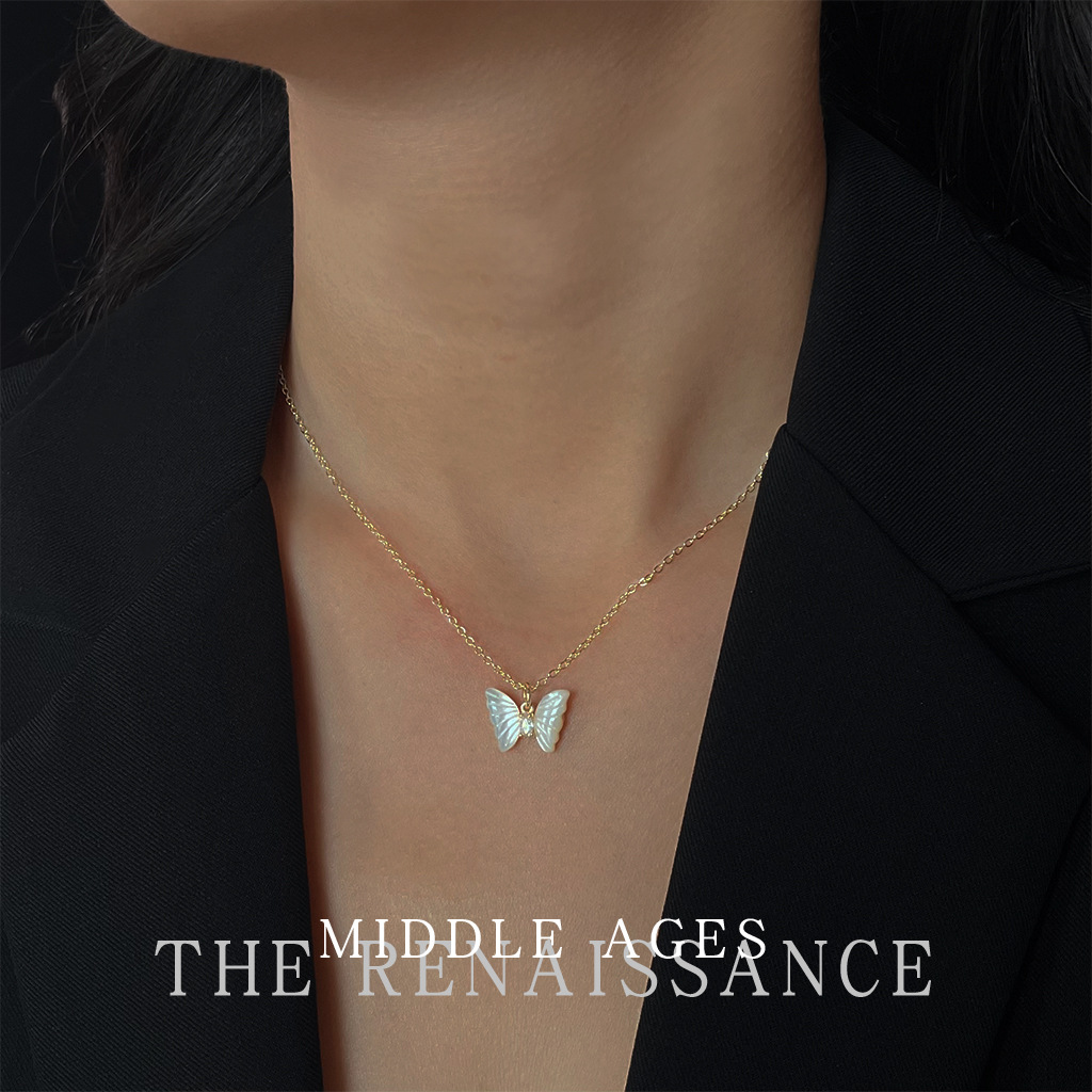 Vintage Light Retro Real Shell Necklace Electroplated 18K Real Gold Butterfly Collarbone Chain Necklace