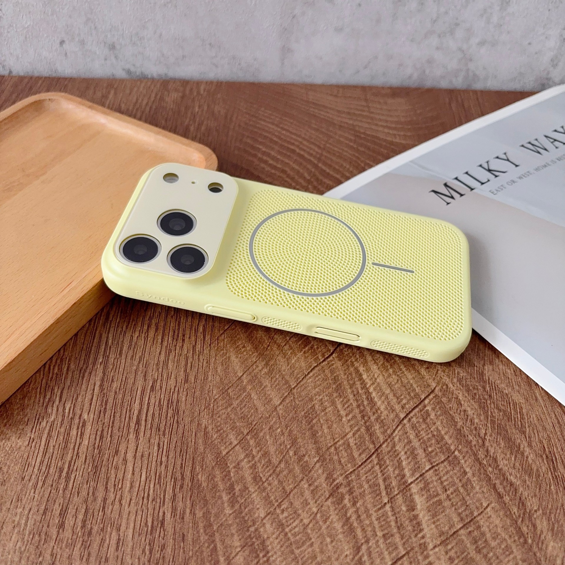 Color-contrast instant heat dissipation phone case for Apple iPhone 17 Pro Max, wireless magnetic charging protective case for iPhone 16