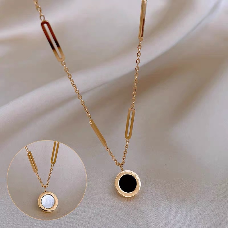 Gold Brick Titanium Steel Necklace for Women Sense Necklace Gold Collarbone Chain 2026 New