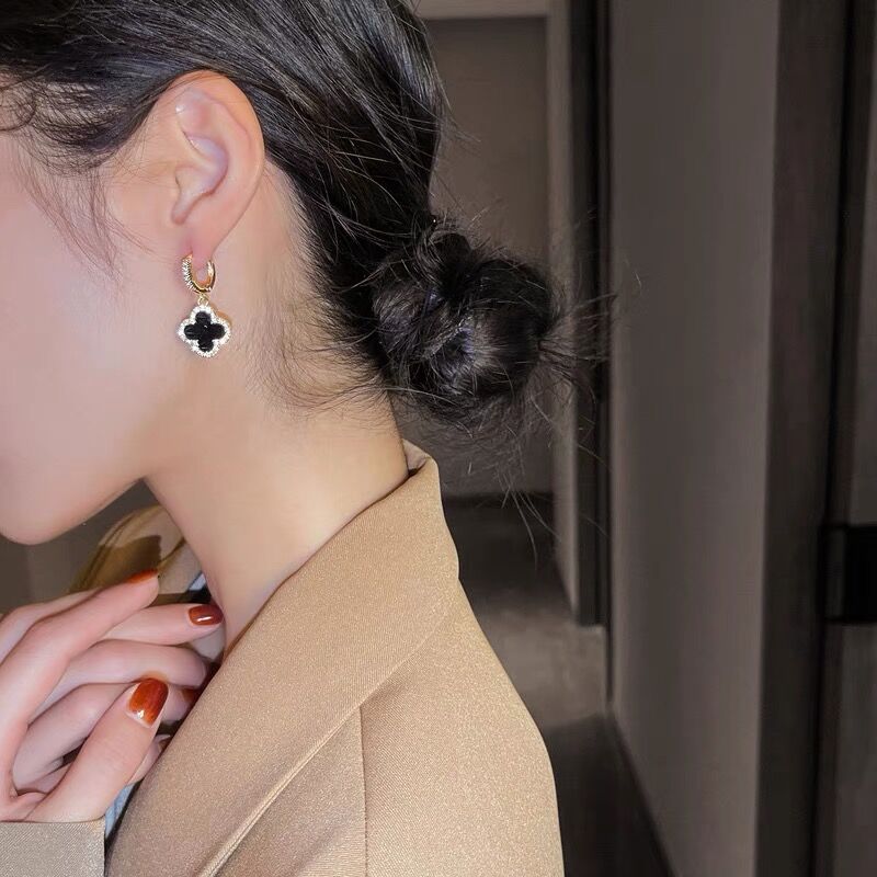 Four Leaf Clover Earrings for Women Small Fragrance Earrings 2022 New Copper Gold Plated Sparkling Zircon Earrings