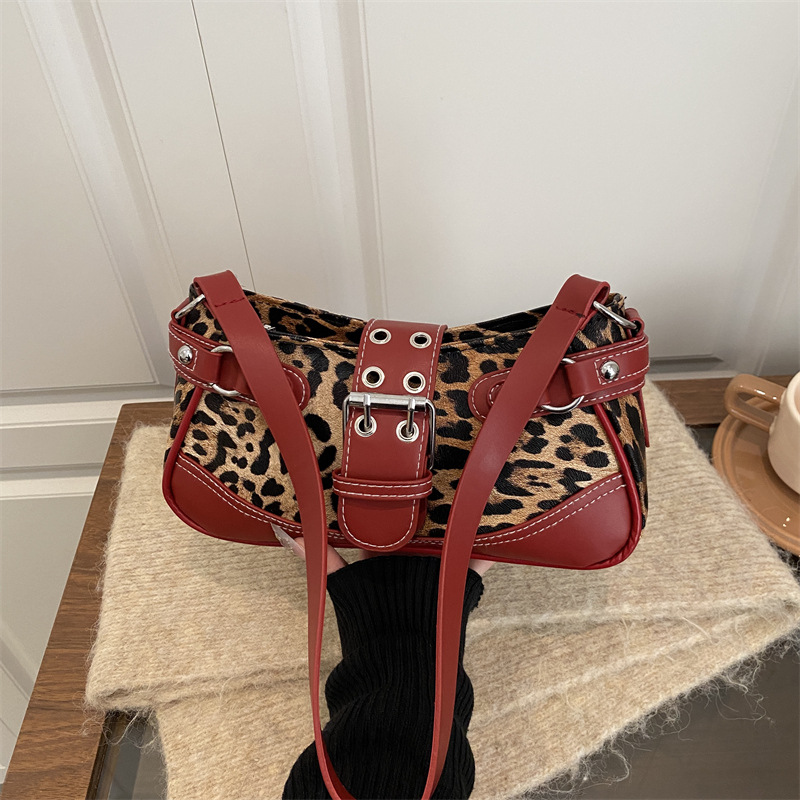 Popular underarm bag women 2026 winter new crescent bag commuting bag women bag