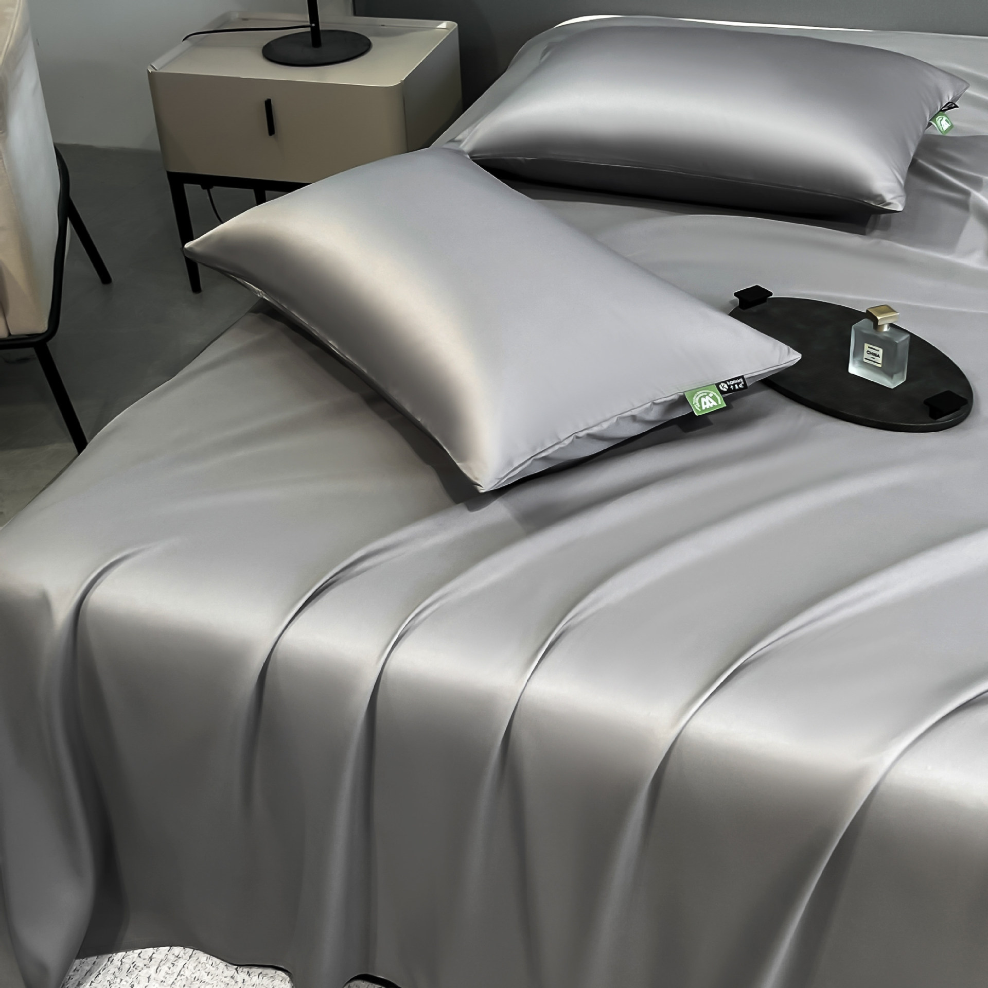 2026 new summer cool ice silk bed sheet single piece student dormitory solid color bare sleep quilt single pillowcase three-piece set