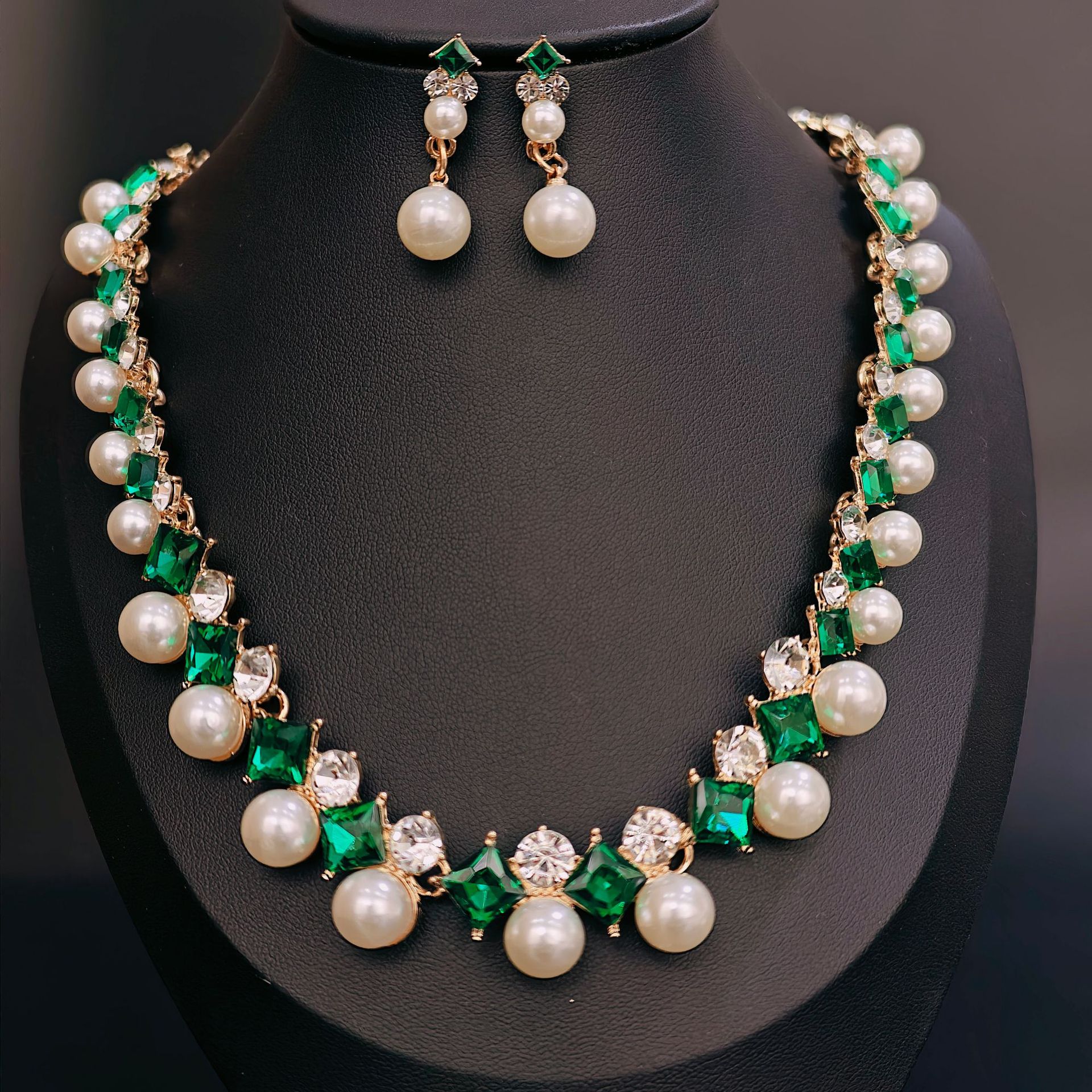 Jewelry Pearl Gemstone Necklace Set Women Niche Sweater Chain Collarbone Chain Alloy