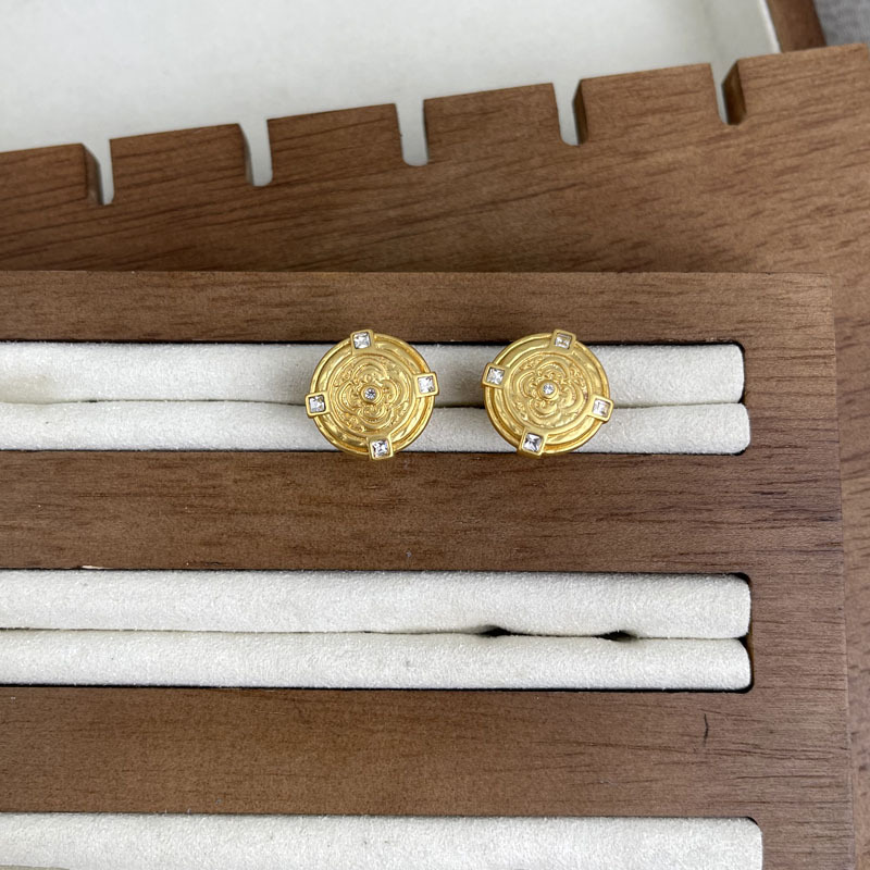 JV matte gold round embossed inlaid square gem simple ear studs