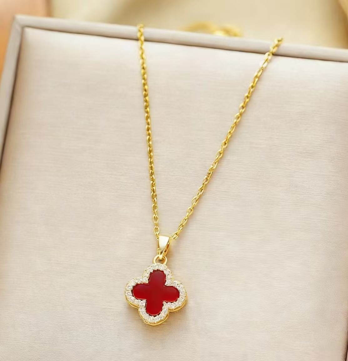 Four-leaf clover summer fragrance necklace single-sided锁骨 student version