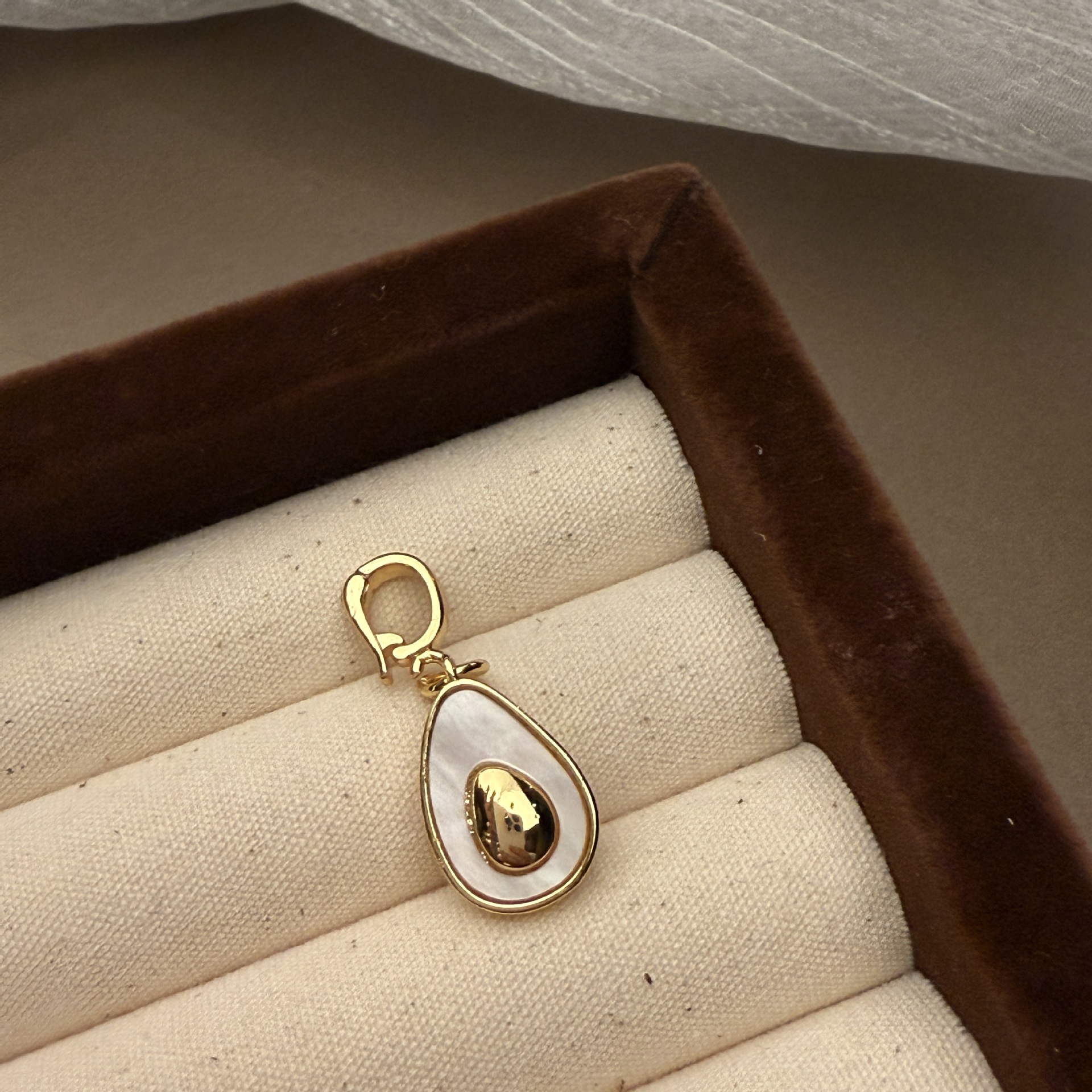 Removable natural mother-of-pearl turquoise freshwater pearl necklace wind handmade pendant clasp jewelry DIY accessories
