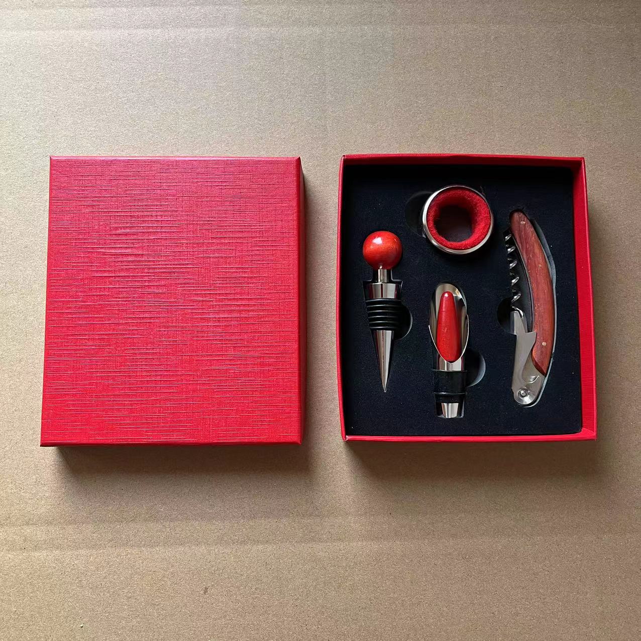 16-红礼盒红木刀+禾木圆头酒塞+禾木倒+环