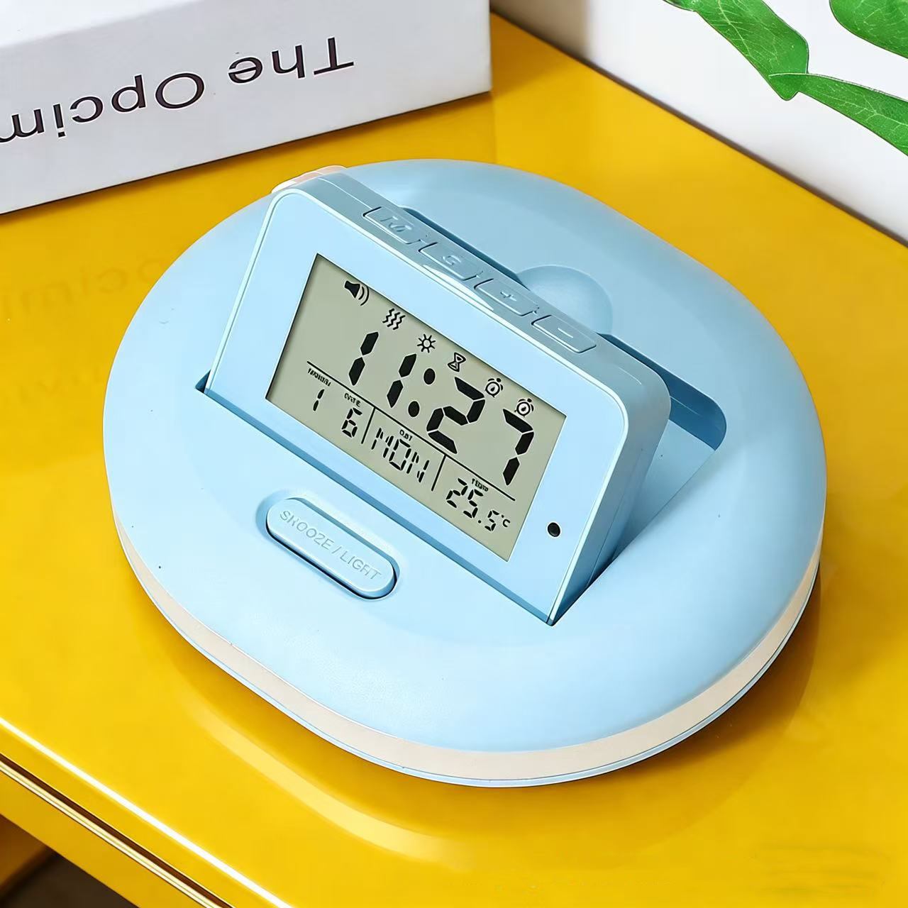Student vibration alarm clock, children's bedside night-light electronic multifunctional LED clock, countdown timer clock