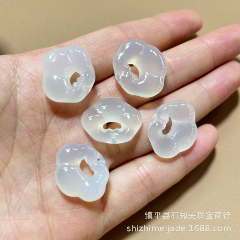 Ice Seed Chalcedony Auspicious Cloud Lock Pendant Couple Ruyi Lock Peace Lock Agate Jade Pendant Live Broadcast