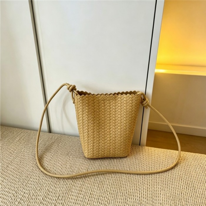 Simple Woven Bucket Bag Women 2026 New Phone Bag Single Shoulder Crossbody Small Bag