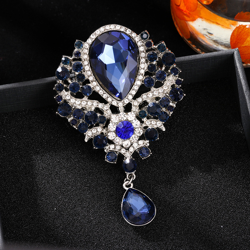 New Crystal Pendant Brooch Rhinestone Corsage Women's Pin Clothing Accessory