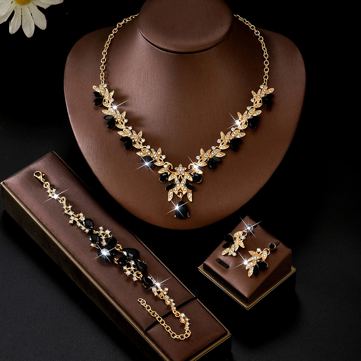 Exquisite Jewelry Set Teardrop Pendant Necklace Earrings Bracelet Three-Piece Wedding Dress Accessories