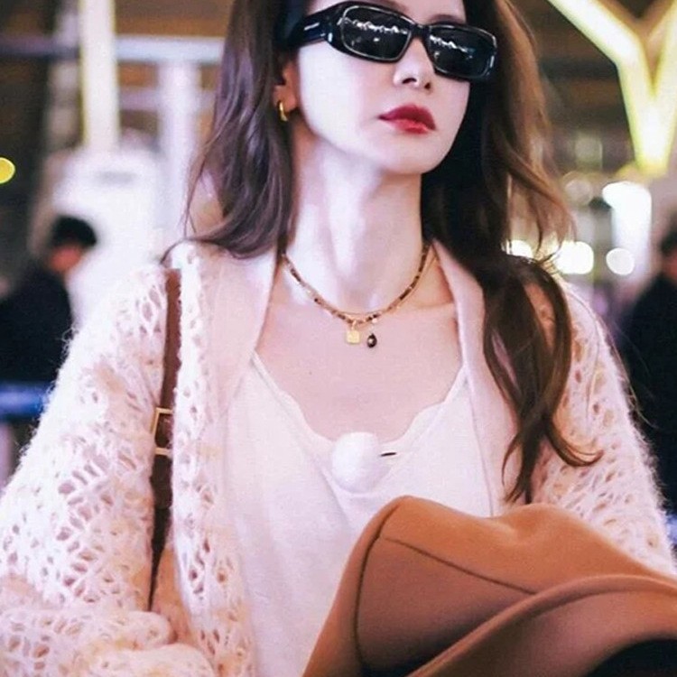 Exclusive Qi Wei Star Moon Chain Beaded Collarbone Chain Women