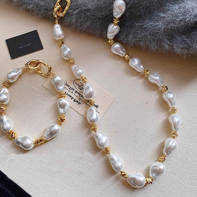 Baroque irregular pearl necklace niche 2025 new collarbone chain