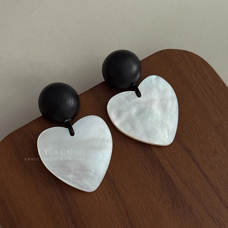 Natural Forest Style Mother-of-Pearl Wood Bead Shell Earrings Sense Daily Earrings