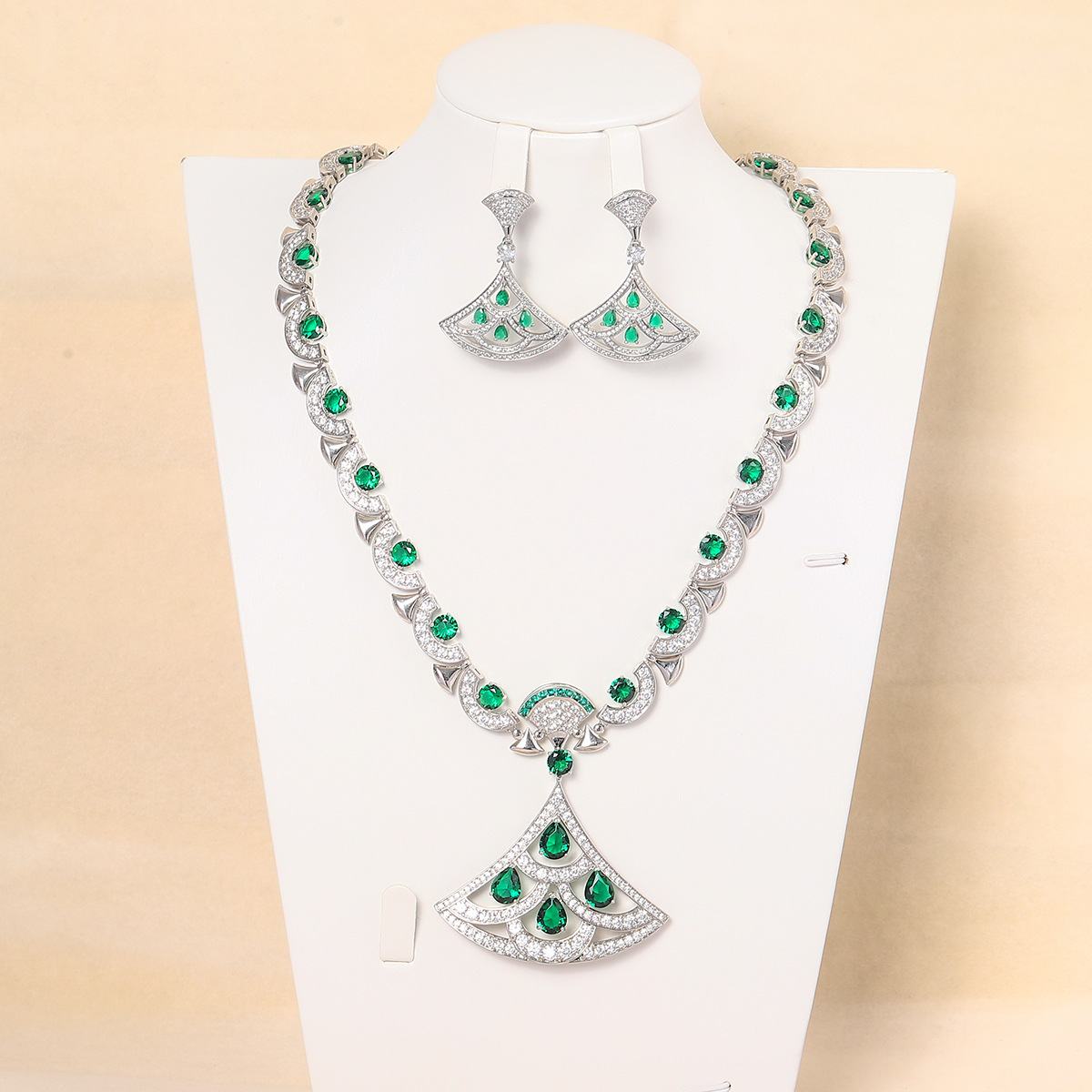 New large fan shape design set micro-set zircon elegant necklace