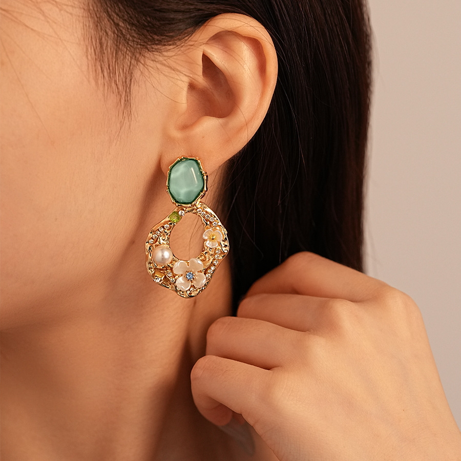 Sparkling Acrylic Crystal Flower Geometric Silver Needle Earrings for Women