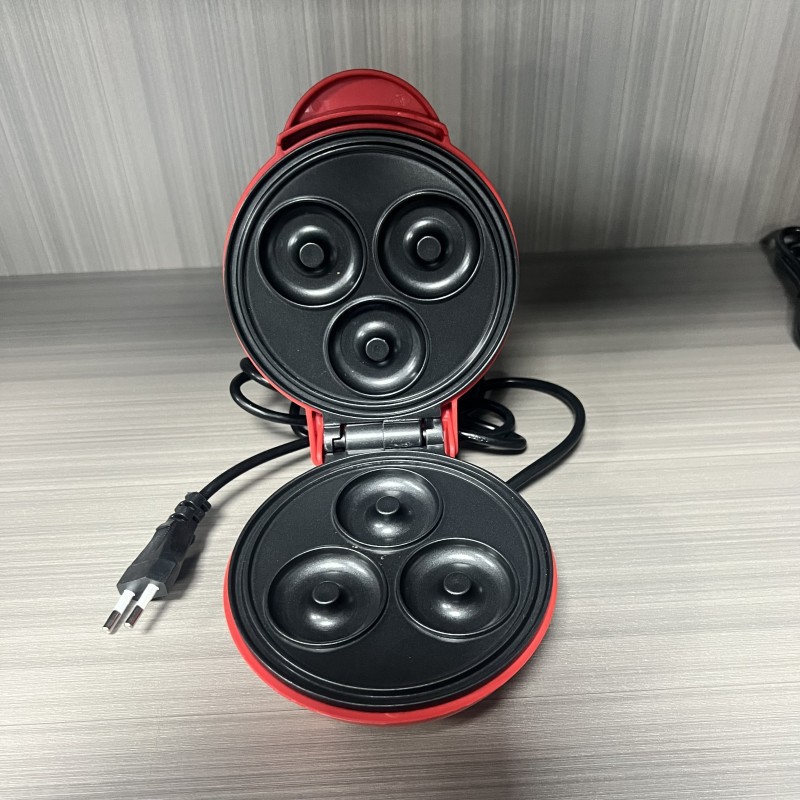 Portable Home Waffle Maker Mini Breakfast Machine Mini Waffle Maker Heart Shape Round Sandwich Breakfast Machine