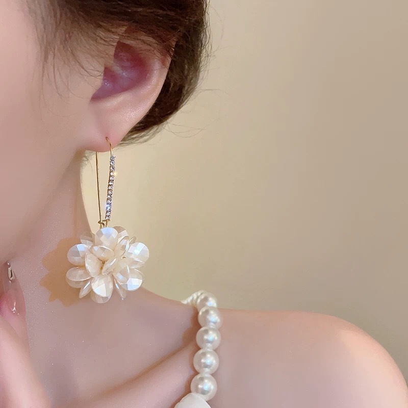 Diamond Flower Pearl Earrings for Women Cluster Ear Hooks Ear Drops Ear Accessories