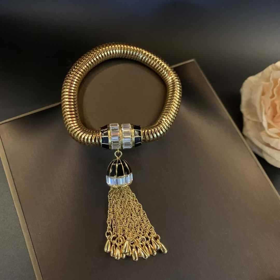 Palace style niche earring necklace jewelry set women's choker necklace ring