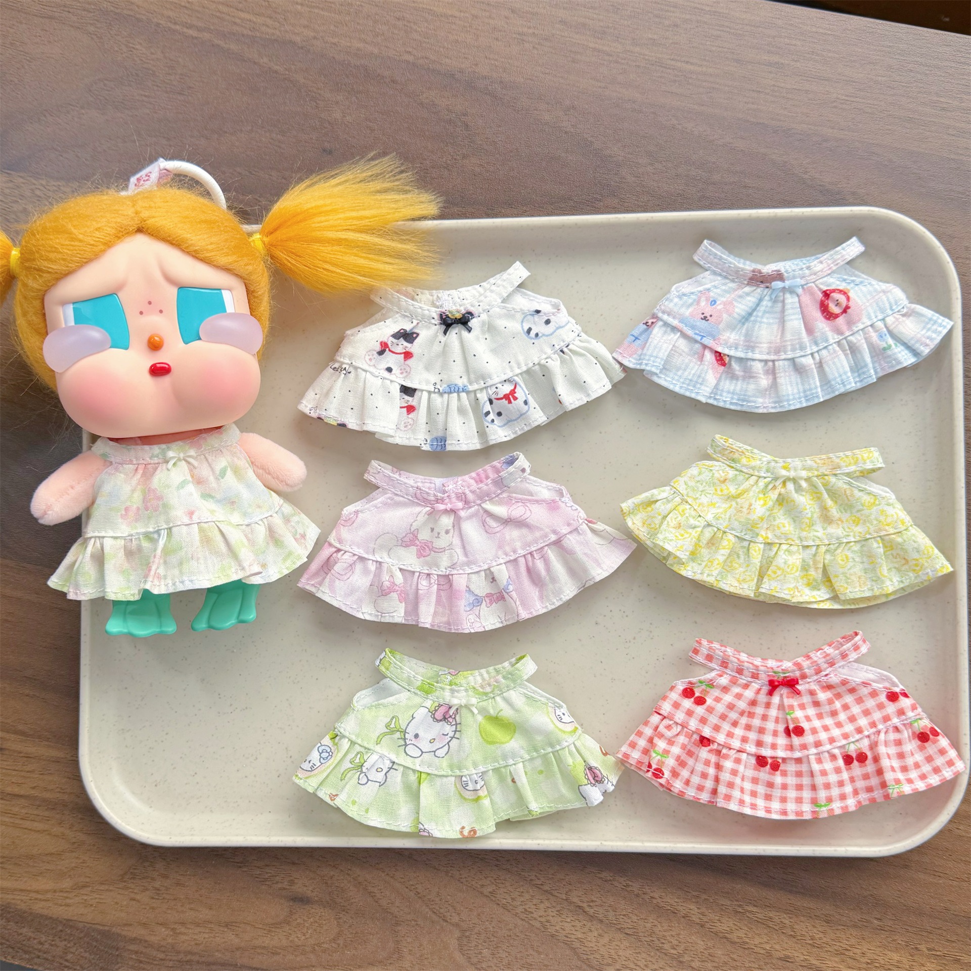 13cm Hello Kitty skirt labubu crying baby pleated ruffled dress 10cm doll clothes accessories