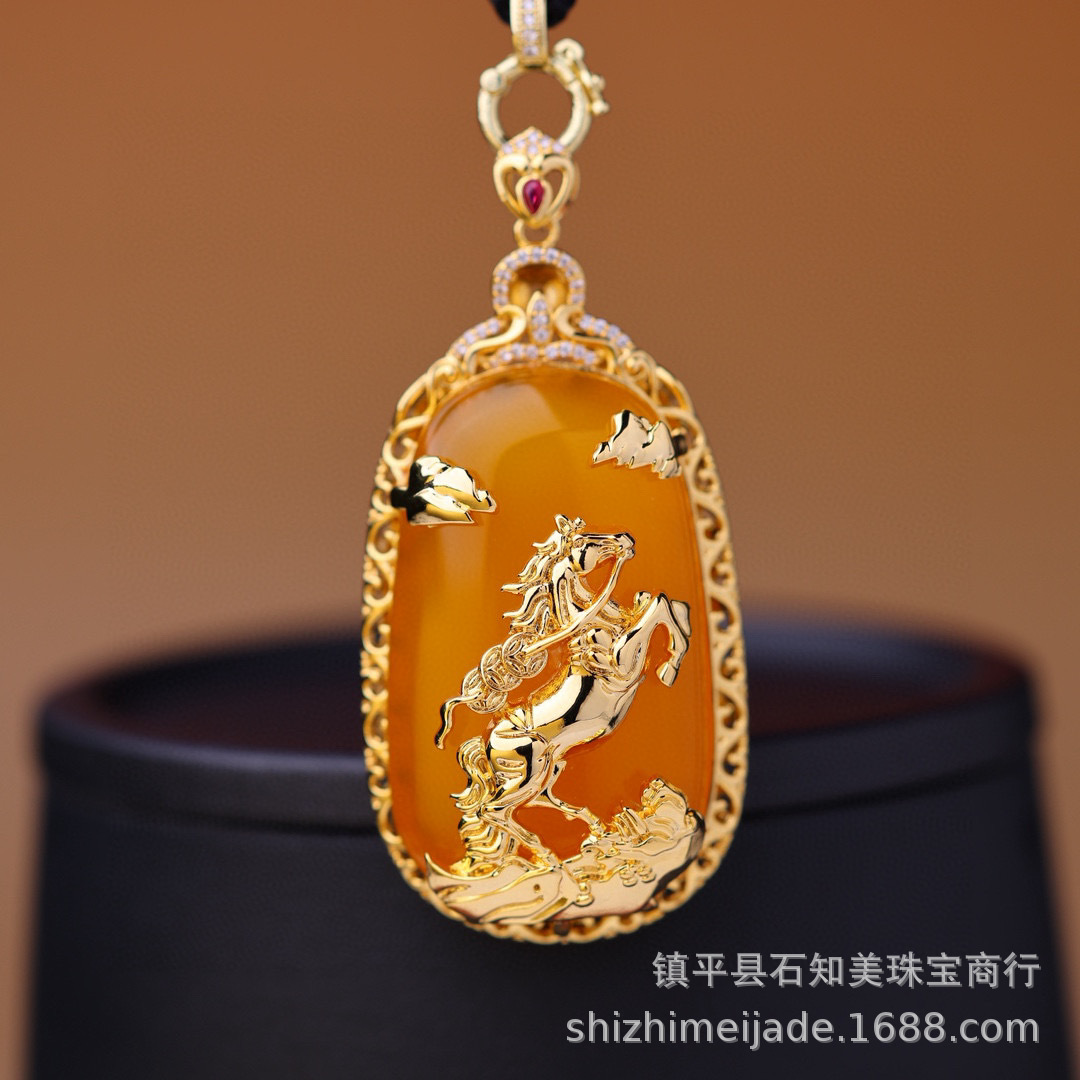 High ice green chalcedony inlaid horse pendant, zodiac horse pendant with red agate for the year of birth, live streaming