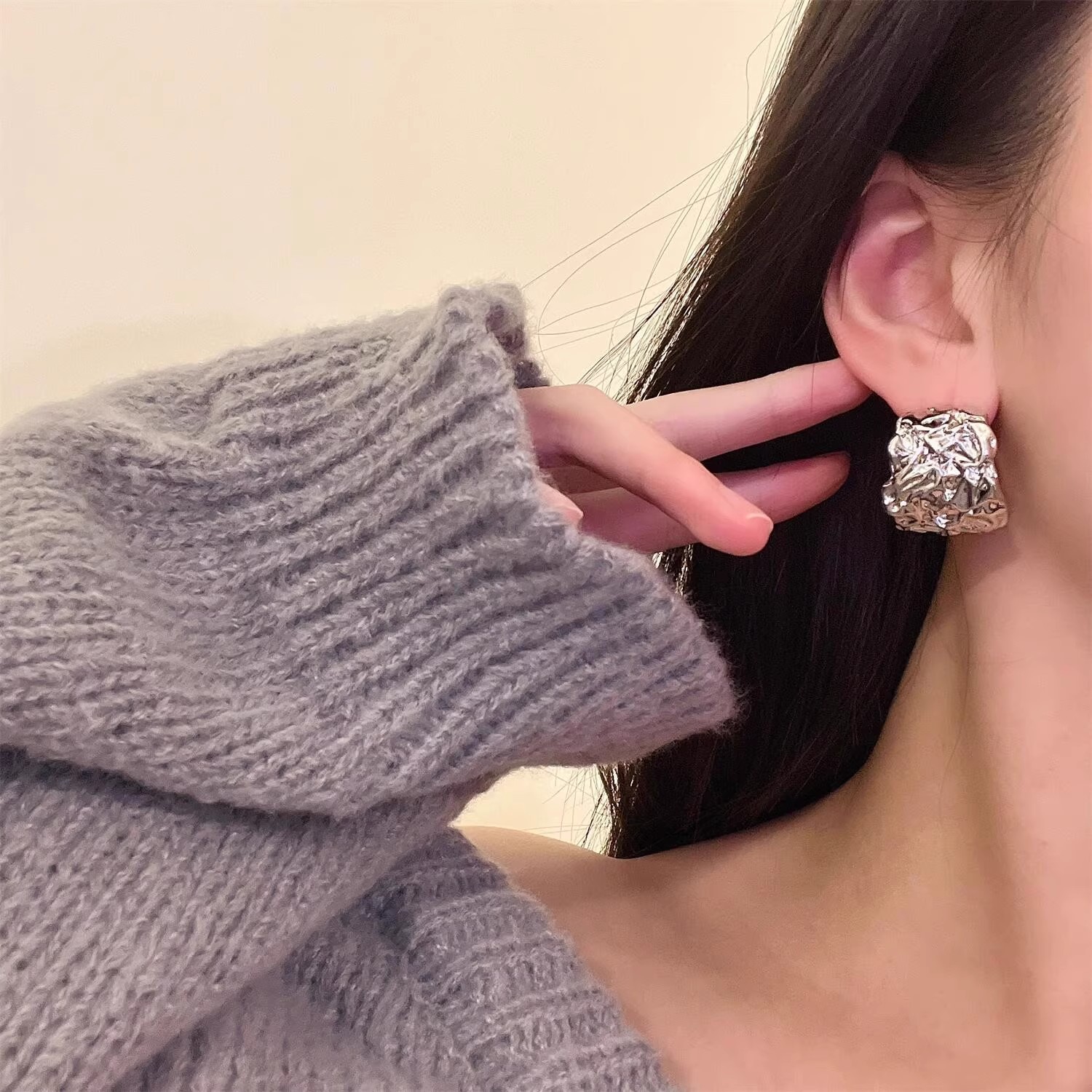 INS Exaggerated Lava C Hoop Niche Wrinkled Wide Face Gold-Plated Ear Hoops Earrings