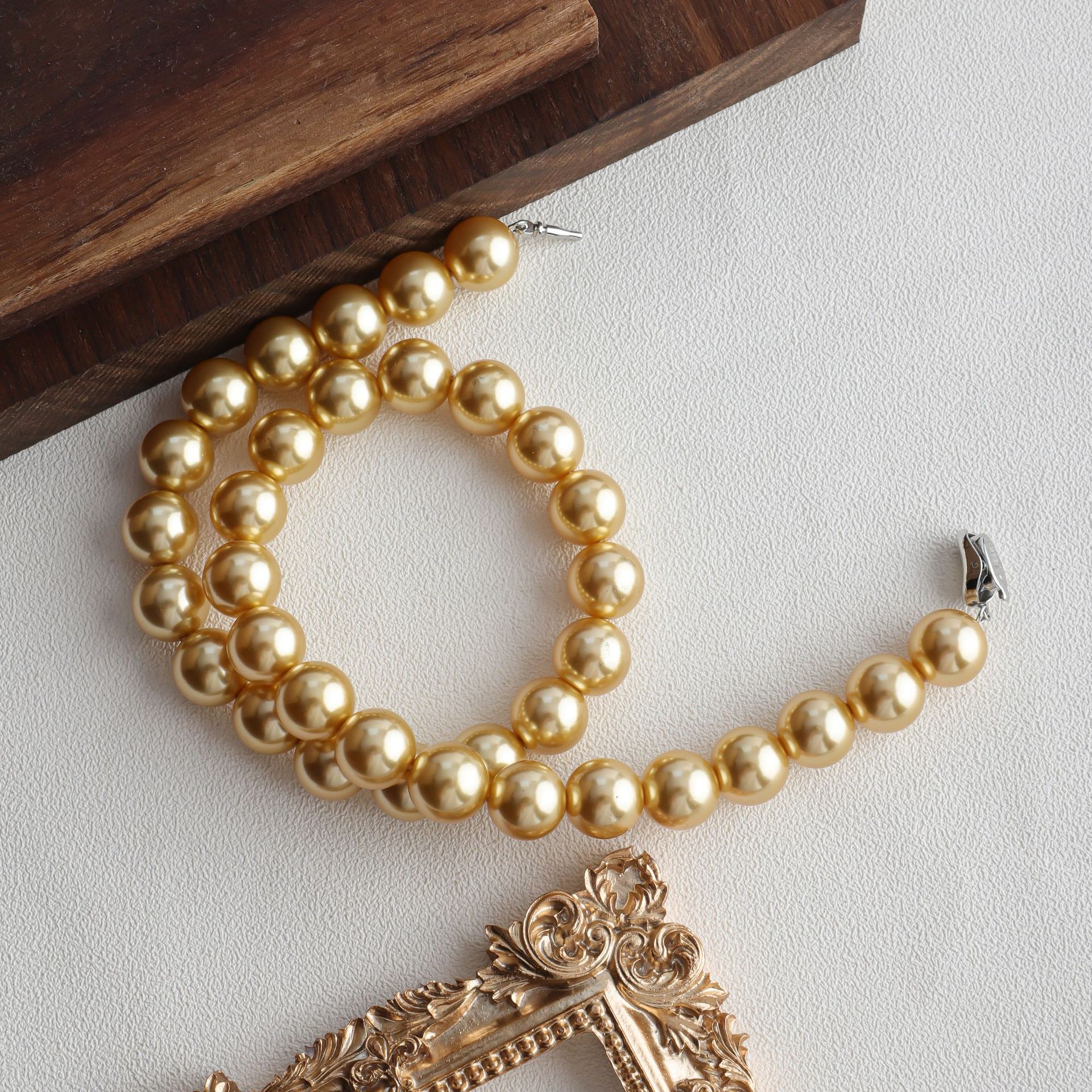 South Sea golden pearl necklace for women round collarbone chain sweater chain autumn winter accessories