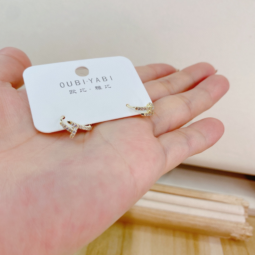 Oubiyabi New Sweet Minimalist Nail Ear Cuff Tassel Lady Earrings 7528