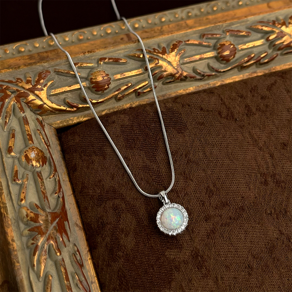 Vintage Retro Niche Gold-Plated Necklace Collarbone Chain Court Style Necklace