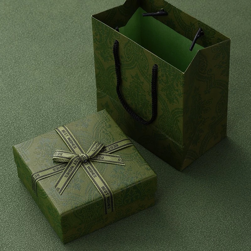 Gift box ear studs short ear drops bracelet bangle necklace gift box order only box not sent