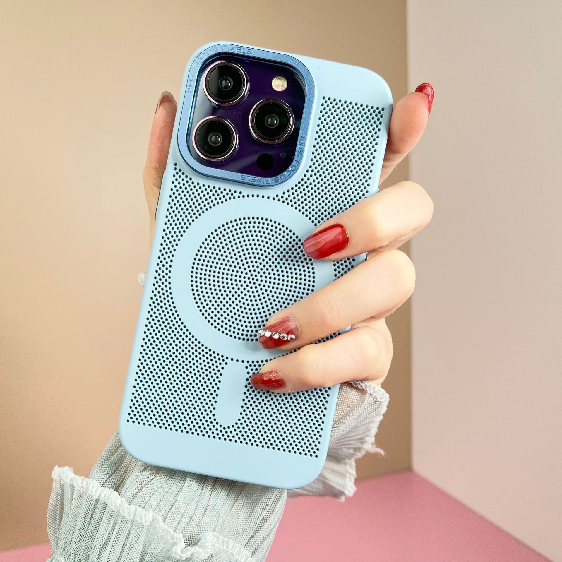 Compatible with iPhone 14 Pro Max mesh heat dissipation phone case magsafe magnetic Apple 13 breathable protective case