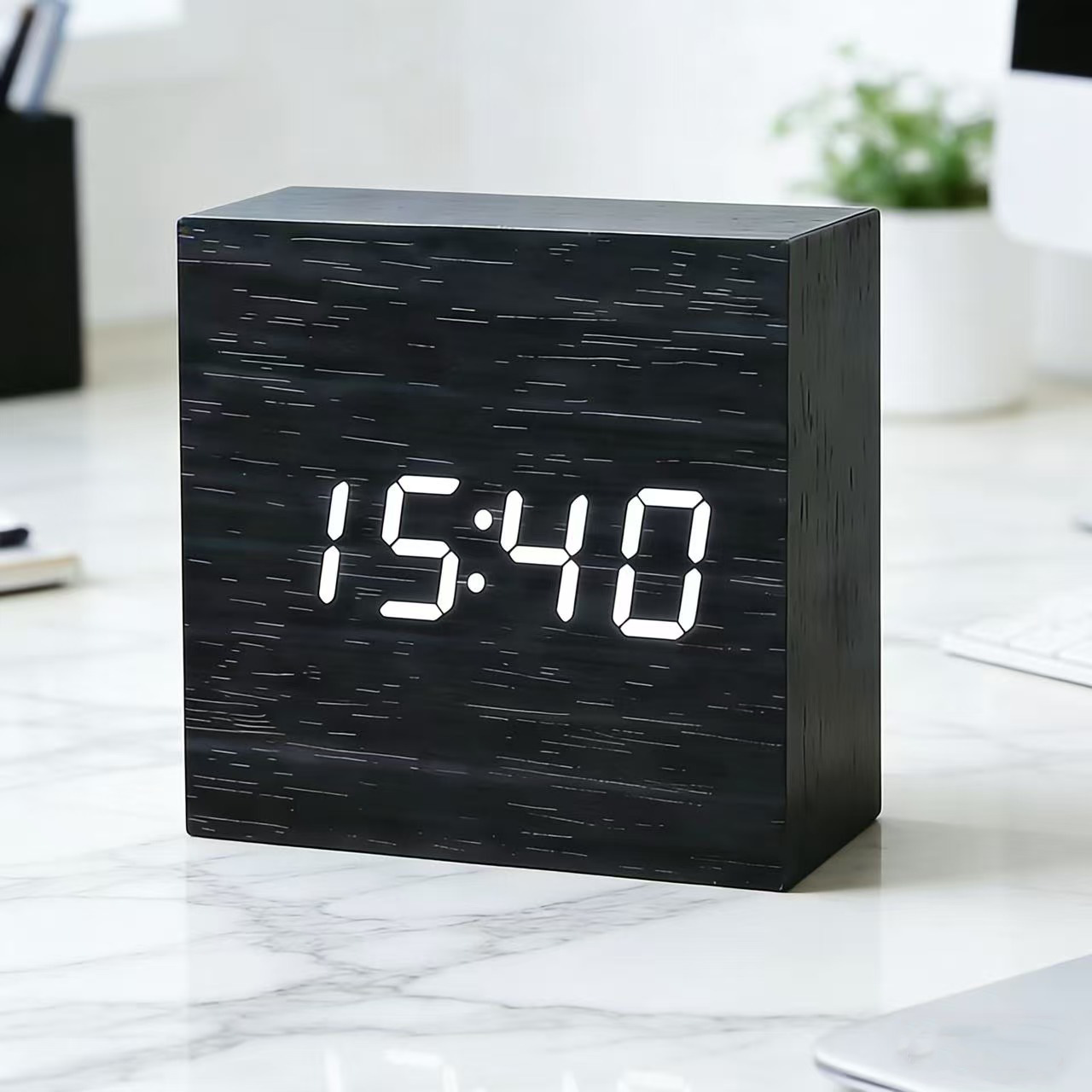 LED wooden voice-controlled alarm clock, office clock, bedside electronic alarm clock, LED digital clock