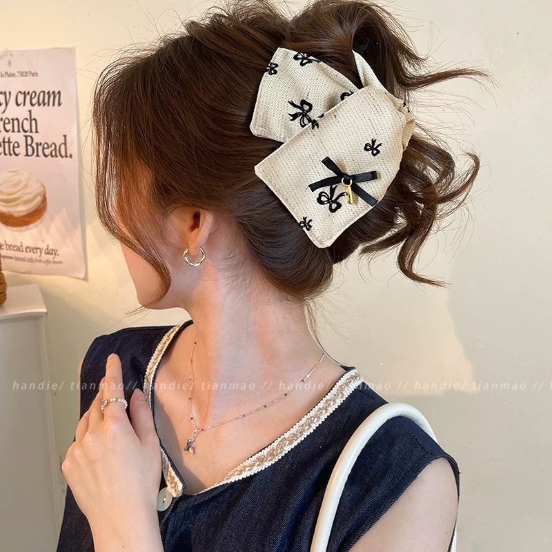 Summer new lace triangle claw clip large hair clip for women full back of head bun shark clip hair accessory
