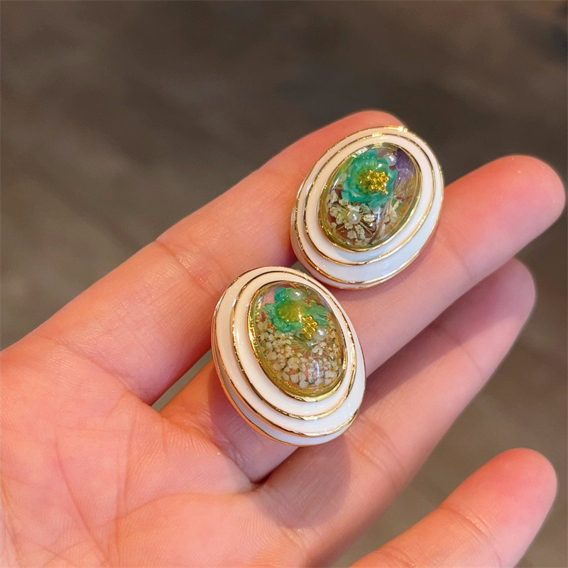 Exquisite Colored Dried Flower Amber Earrings Plated 18K Matte Gold Ear Accessories