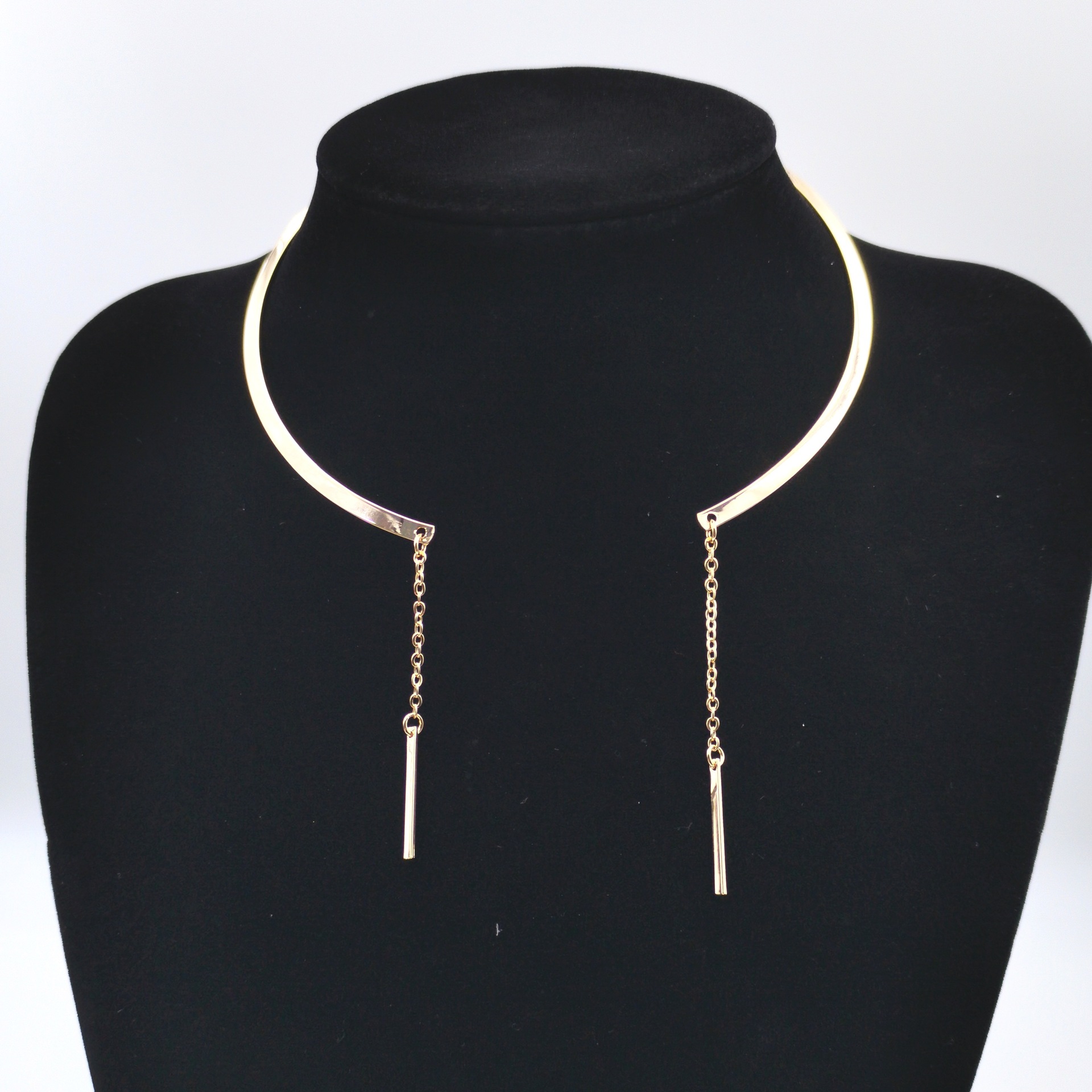 Turquoise choker carved simple exaggerated necklace accessory