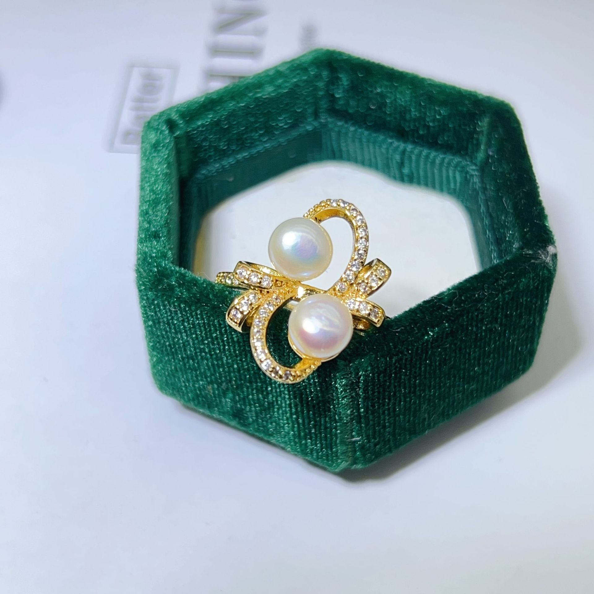 金色拖+白珍珠 · 锆石圆   28