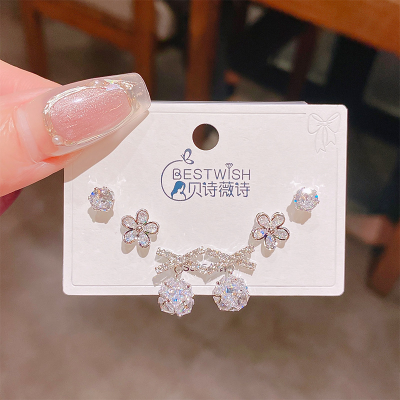 Summer new real gold electroplated exquisite three pairs of small earrings, small fresh sweet earrings