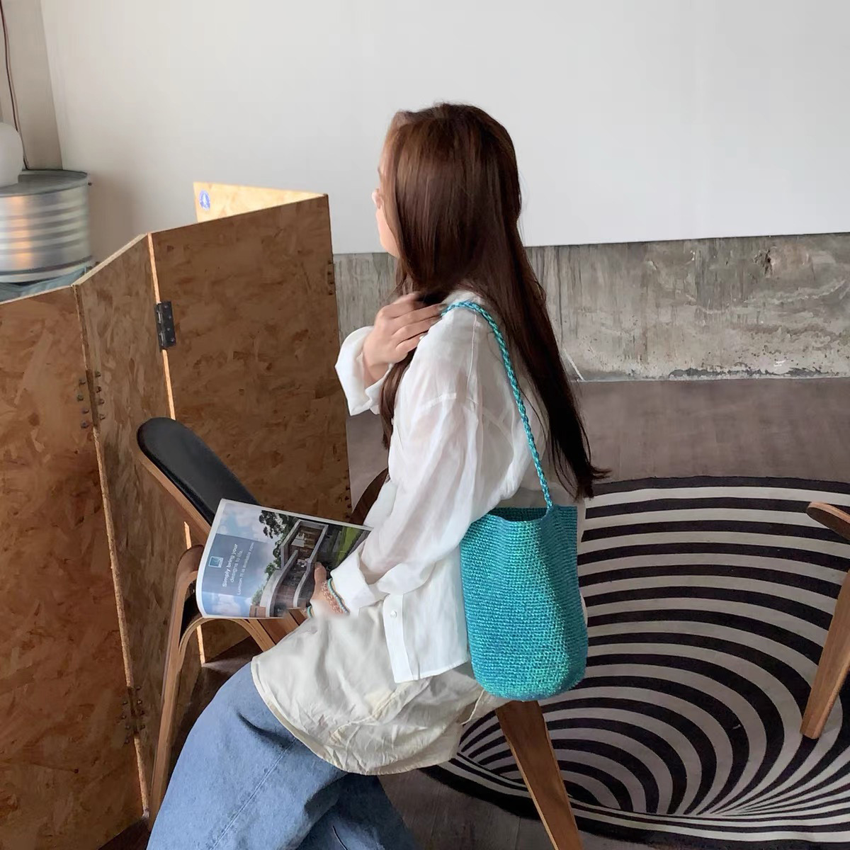 Sparkling Blue Niche Hand-Woven Single Shoulder Bag Casual Bucket Bag Handheld Bag Underarm Bag